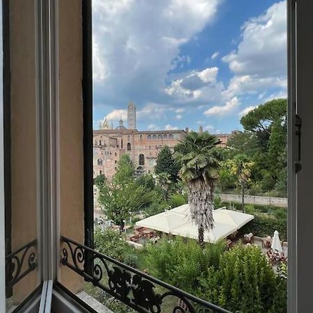 Appartamento A Due Passi Dal Duomo Сиена Экстерьер фото